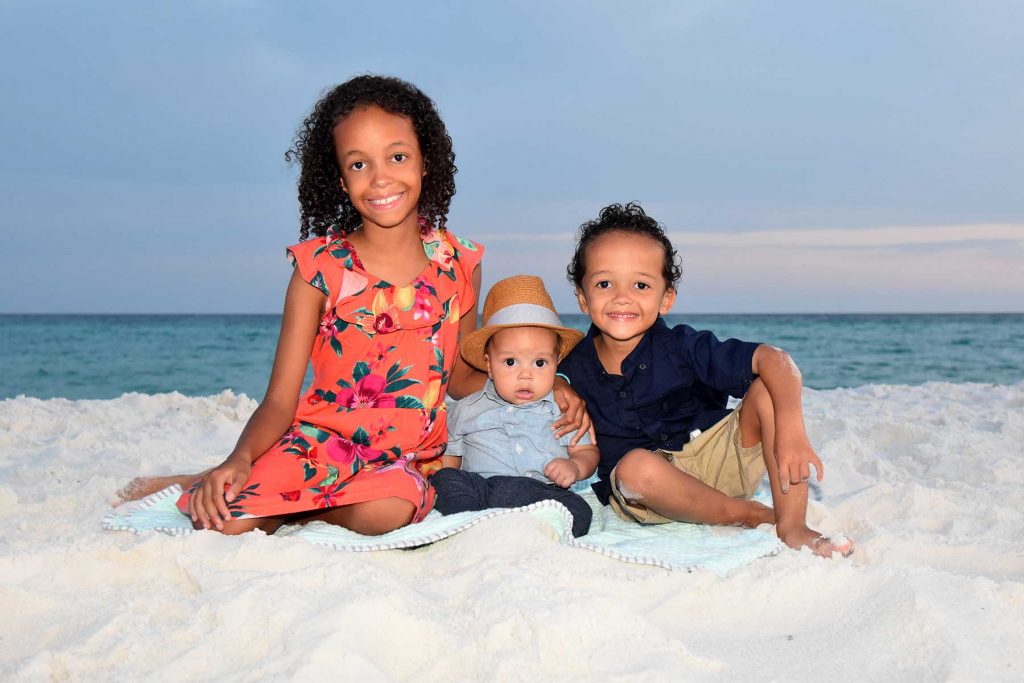 Kids posing on the beach