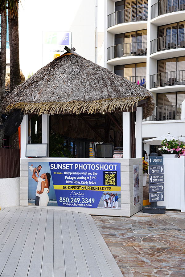 Panama City Beach photographer kiosk located on pool deck of the Holiday Inn Resort.